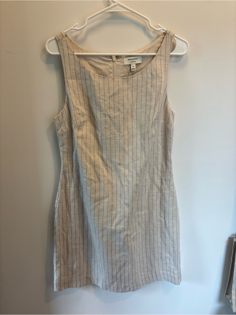 Banana Republic Cream Pinstripe Sleeveless Shift Dress